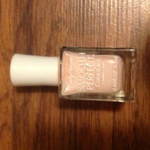 Smooth perfect color care nail polish