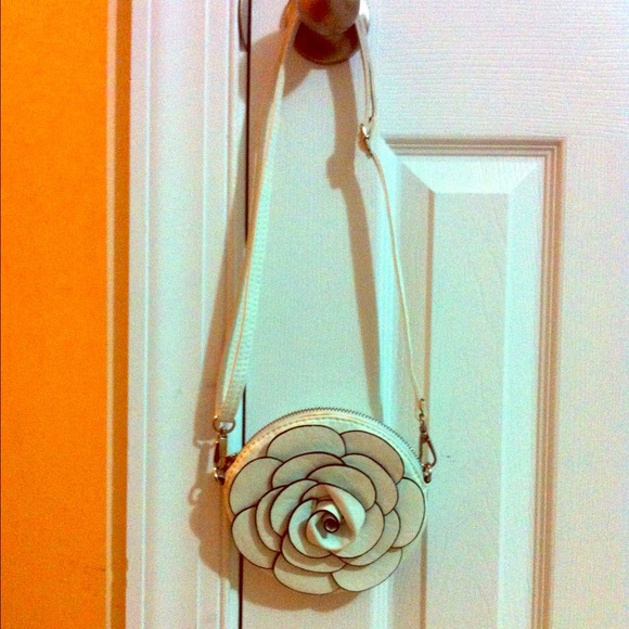 korean white flower purse