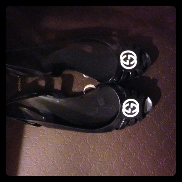 Gucci flats