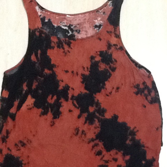 Black n red tie die top