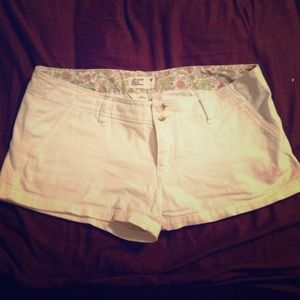 American eagle stretch white shorts size 6