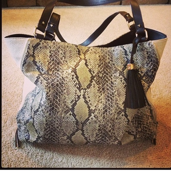 Stella & Dot The Switch in Natural Snake