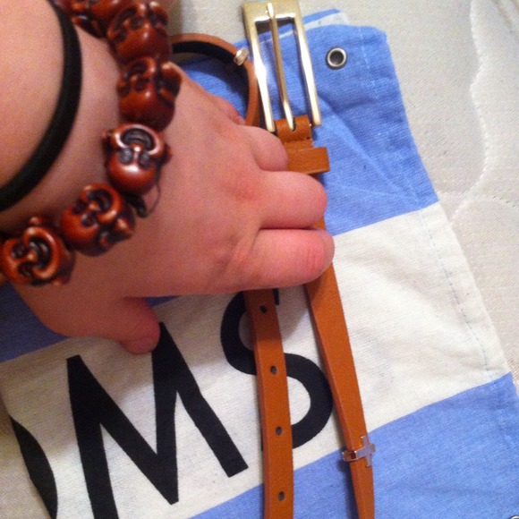 Cross belt - Picture 1 of 2