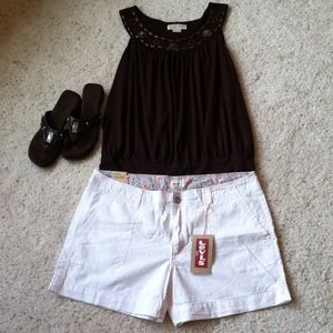 White shorts ✂️price cut✂️