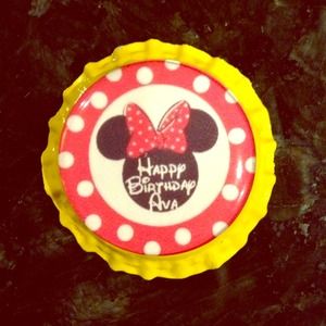 40 Custom made bottlecaps and a Bow🎀