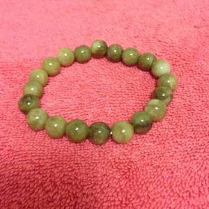 ❌DONATED❌Light green beaded bracelet
