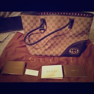 Authentic Gucci Tote D collection