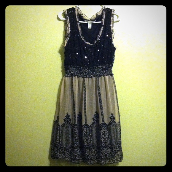 ✂Price cut ✂Never before worn cute sequence dress