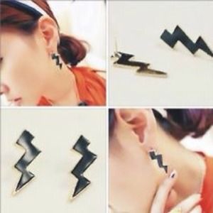 Lightning earing studs