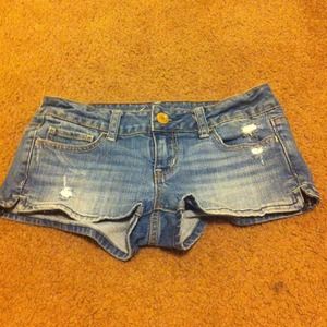 American Eagle light washed jean shorts