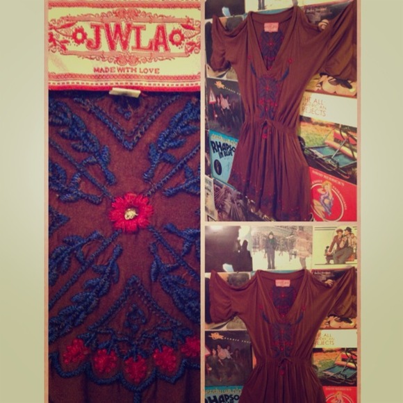>>>TRADED<<<Brown dress w blue and red embroidery