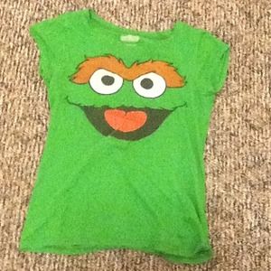 An Oscar the grouch t shirt