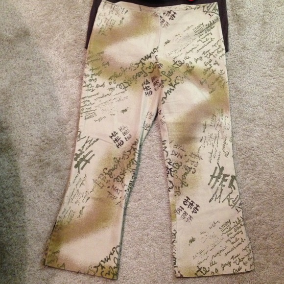NWOT Capri Pants - Picture 2 of 4