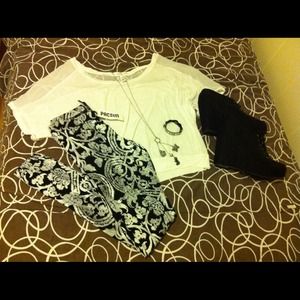 Black/White Floral Leggings