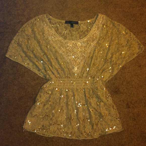 NWOT Flowey Sequined Lace Top