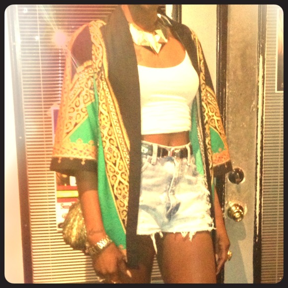 Fashion throw over w/ colored jacket for @mercy09