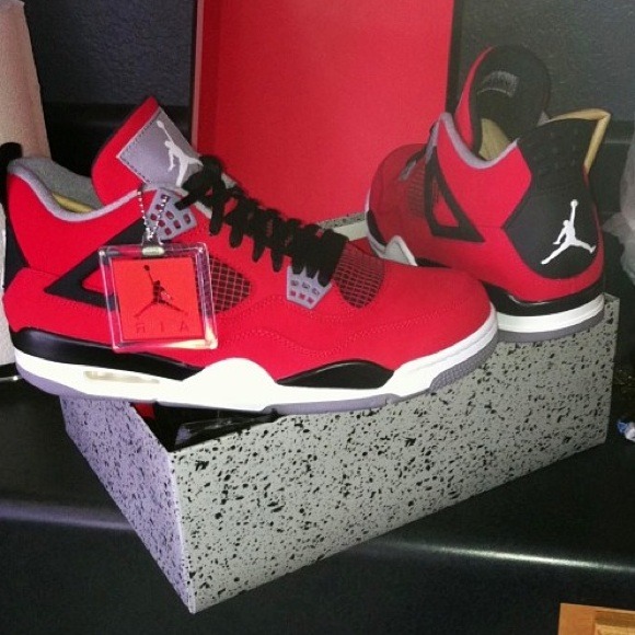 Jordan Retro 4s