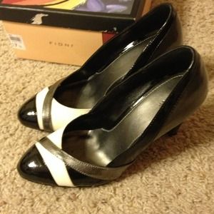 Bundle for Nancy-Black/white&silver heels,Boho top