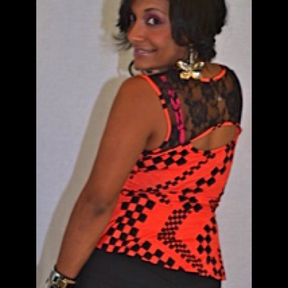 Top - Picture 2 of 2