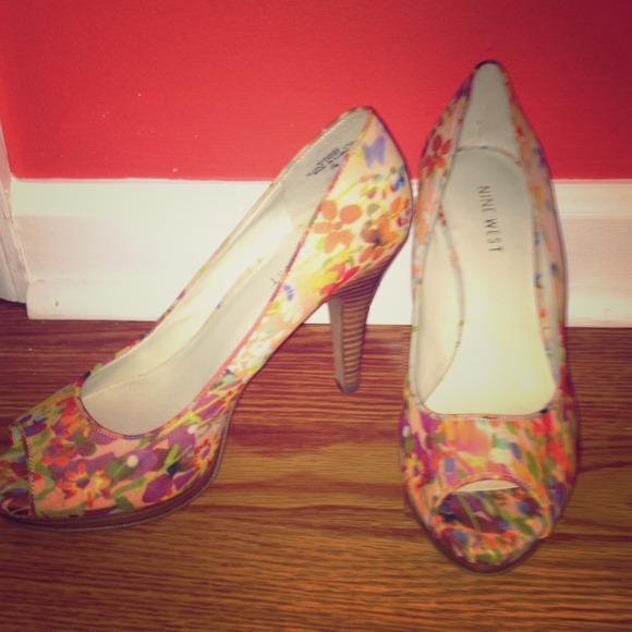 Nine West "danee" peep toe