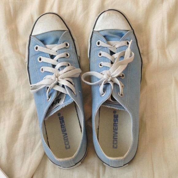 🎉REDUCED🎉Sky Blue Converse