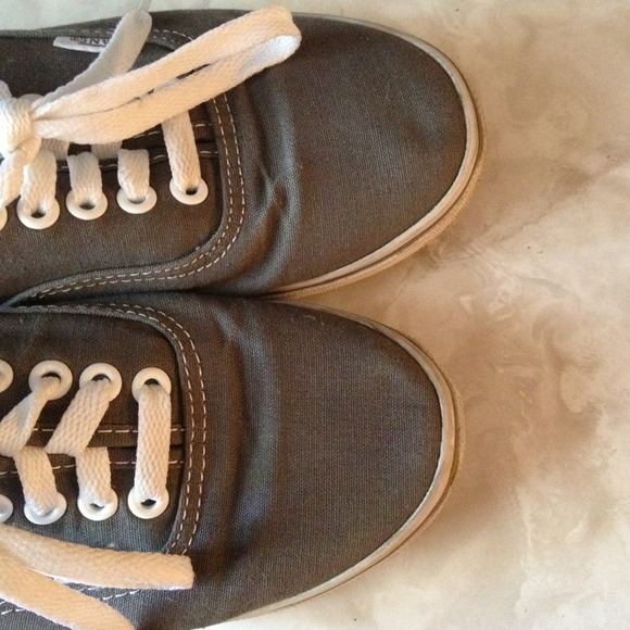 Gray vans - Picture 4 of 4
