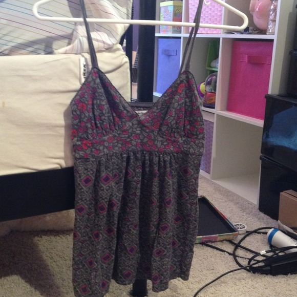 Gray tank top