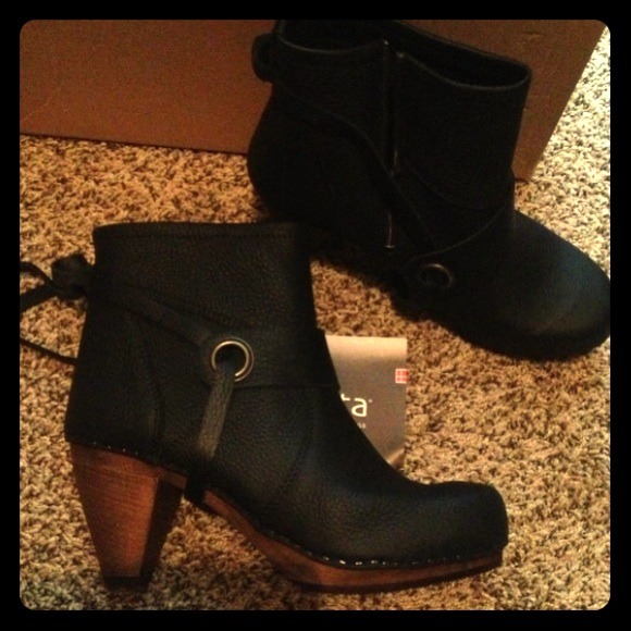Sanita handmade black leather boots! Barely worn👍