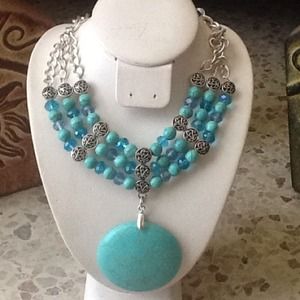 Turquoise glass beads necklace