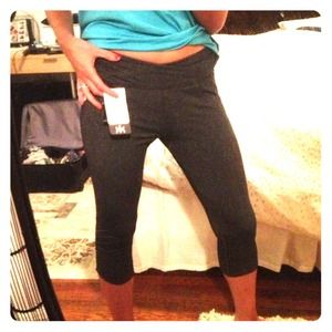 Charcoal grey stretchy work out pants!