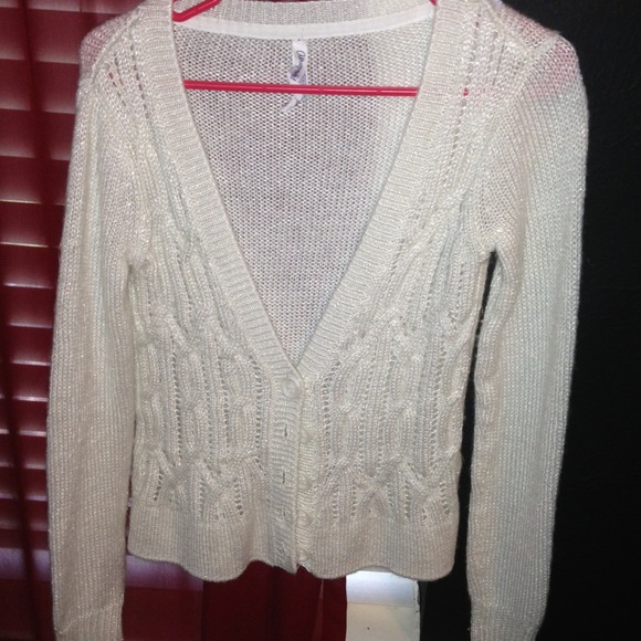 Aeropostale sweater with buttons