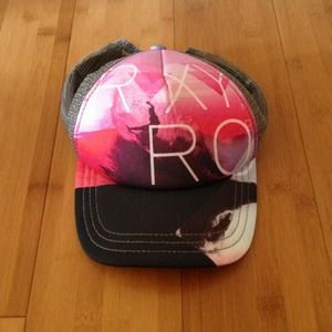 Roxy cap