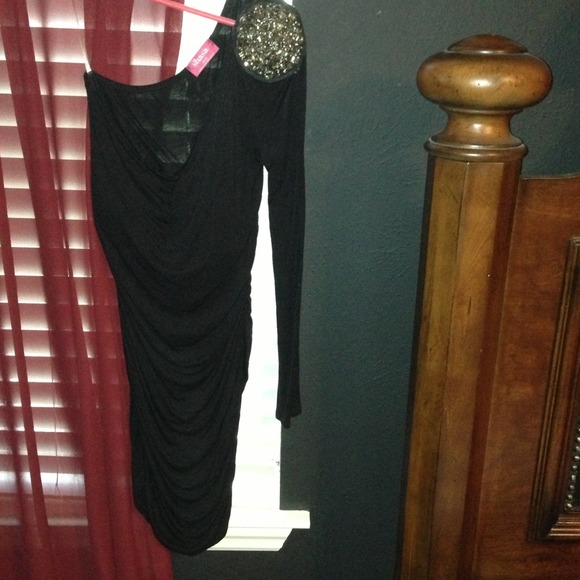 One shoulder long sleeve dress