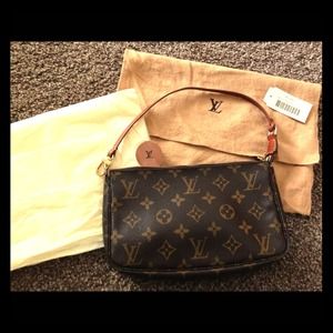 Authentic Louis Vuitton pochette
