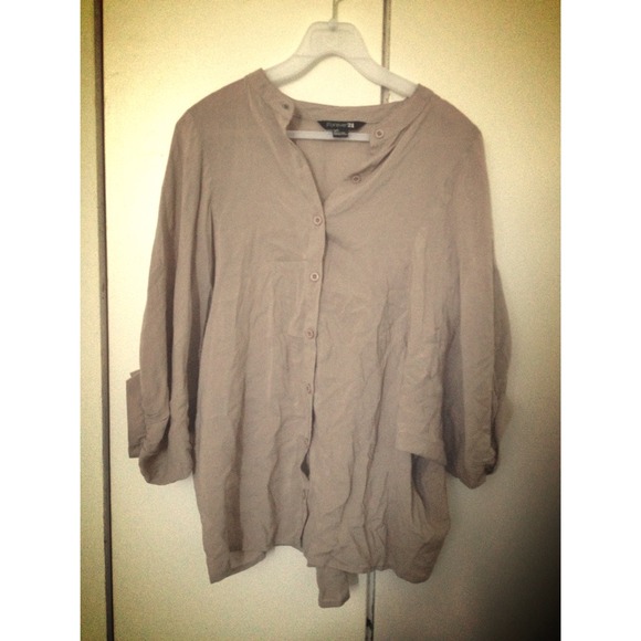 🚫Reserved🚫 Batwing Style Taupe Shirt
