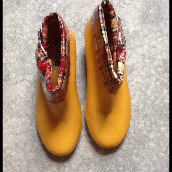 Sperry Topsider ankle rain boots