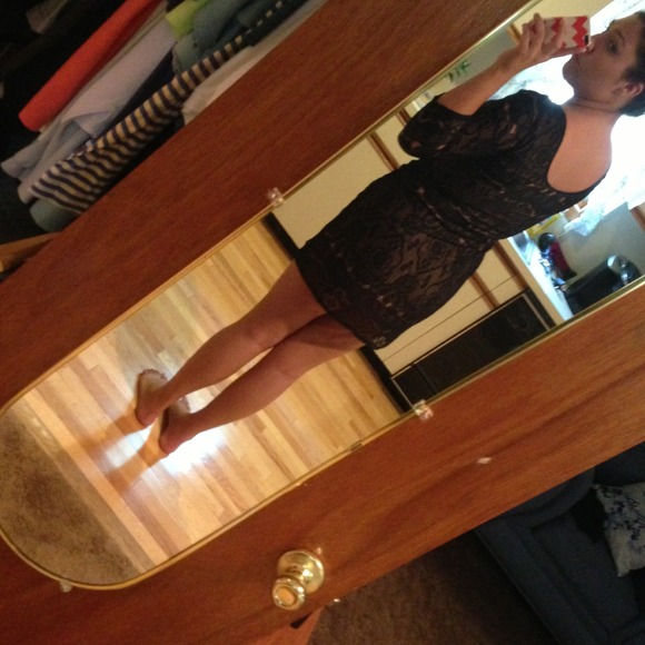Long Sleeve Lace Dress - Picture 3 of 3