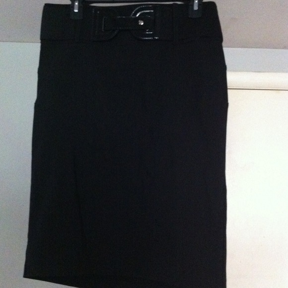 Black high waisted pencil skirt. size 11