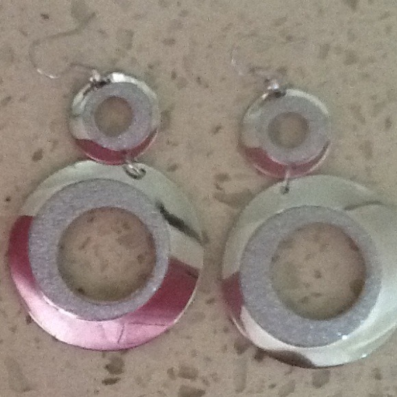 Earring - Picture 2 of 2