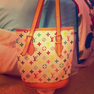 Off brand Loui Vuitton purse never been used!