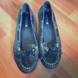 ✨Snakeskin Sperrys