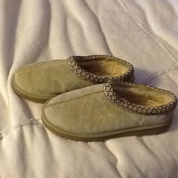 UGG house slippers. Men's size 8. Ladies size 10.