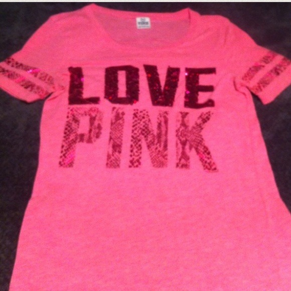 ON HOLD2 Victoria secret PINK Tees and pink shorts