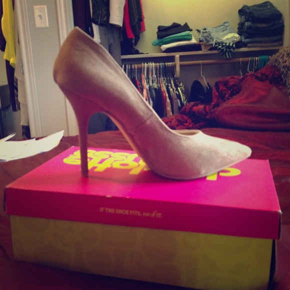 Super cute, suede nude heels!!