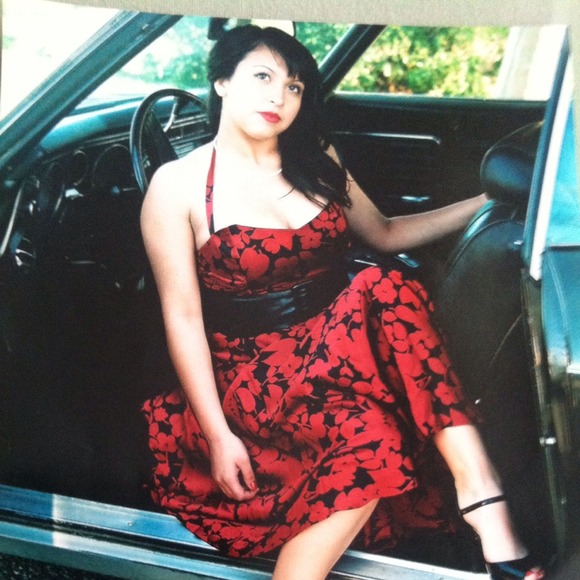 Dress - Picture 4 of 4