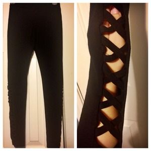 **ON HOLD**Cut-out leggings