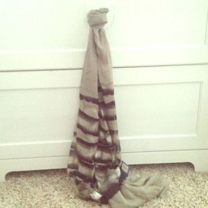 Simply Vera, Vera wang scarf