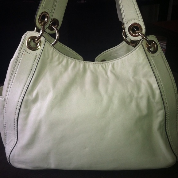 White vanilla Michael Kors shoulder purse - Picture 2 of 4