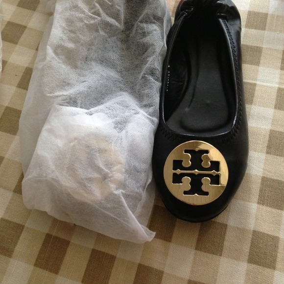Tory burch flat shoes