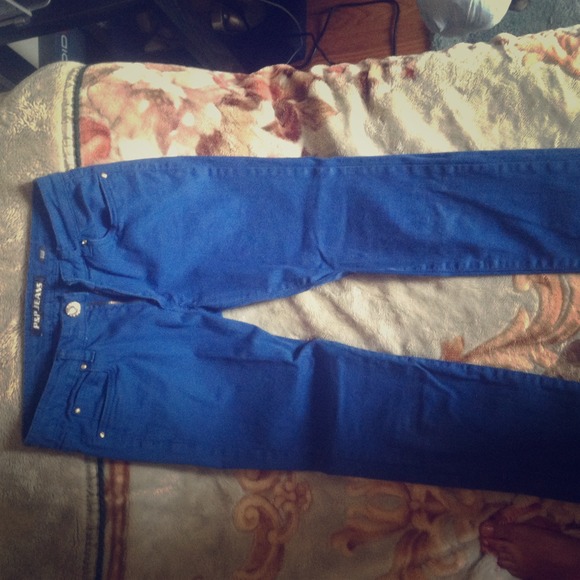 Blue skinny jeans